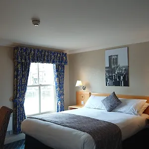 3* Hotel The Queens